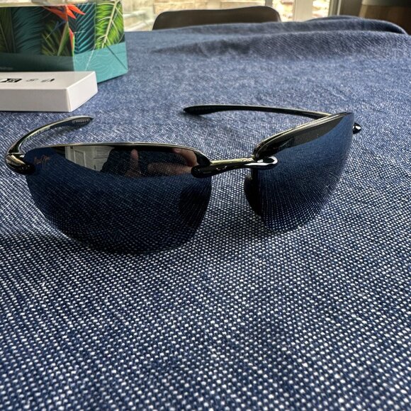 Maui Jim 407-02 Ho'okipa Gloss Black Frame / Grey Polarized Lenses Hookipa - Picture 1 of 8